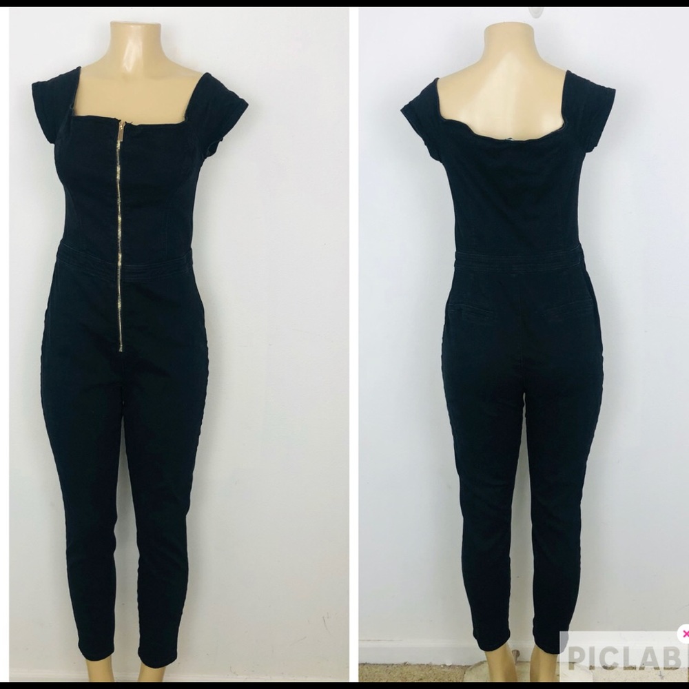 GBG BLACK OFF THE SHOULDERS JUMPSUIT SIZE L